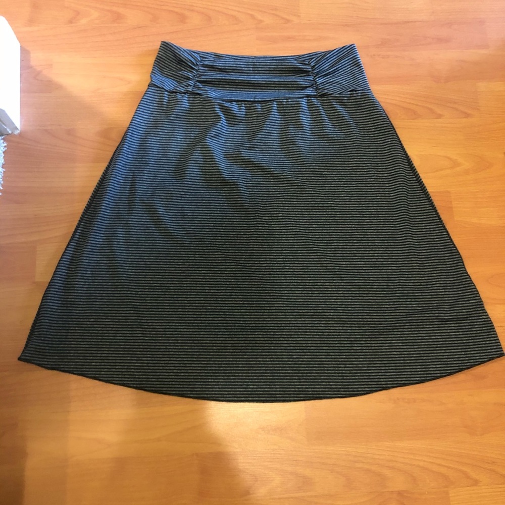 Tranquility skirt - grey/black stripes - small